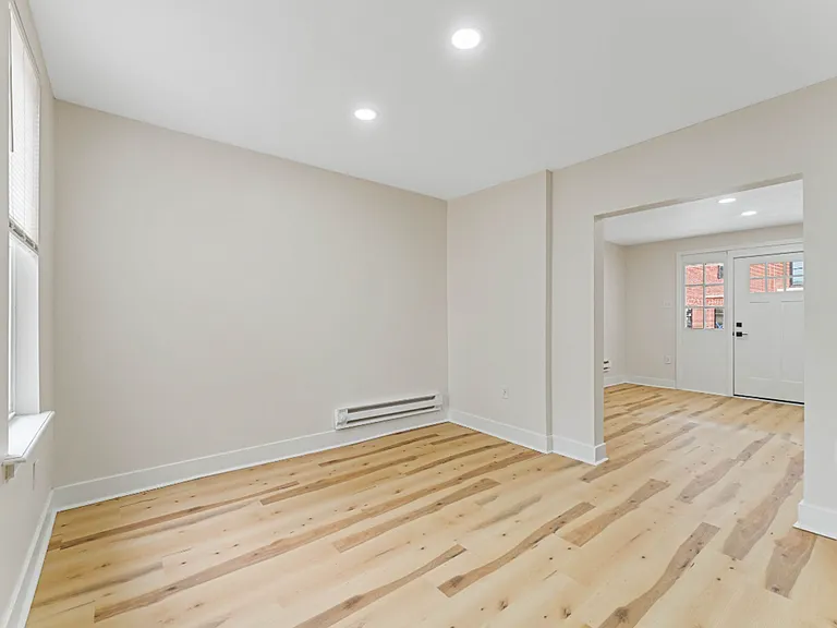 2066 Eastburn Ave — Photo 8