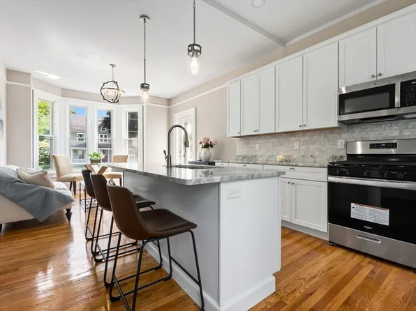 50 Whittier St #1, Andover, MA 01810