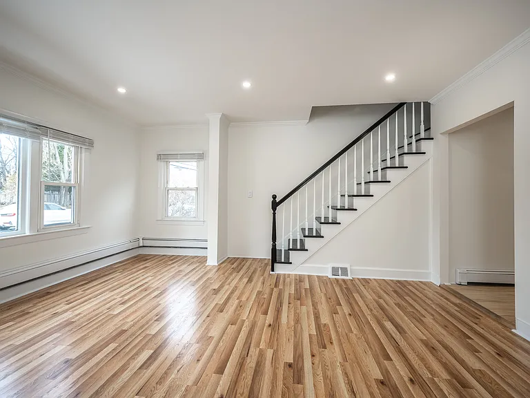 14 Deane Pl — Photo 5