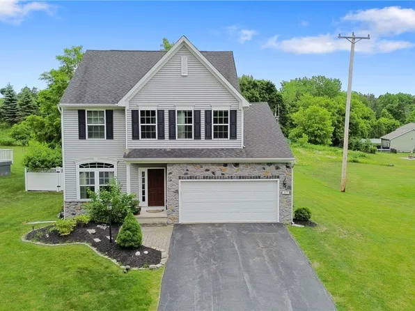 117 Shaker Hts, Camillus, NY 13031
