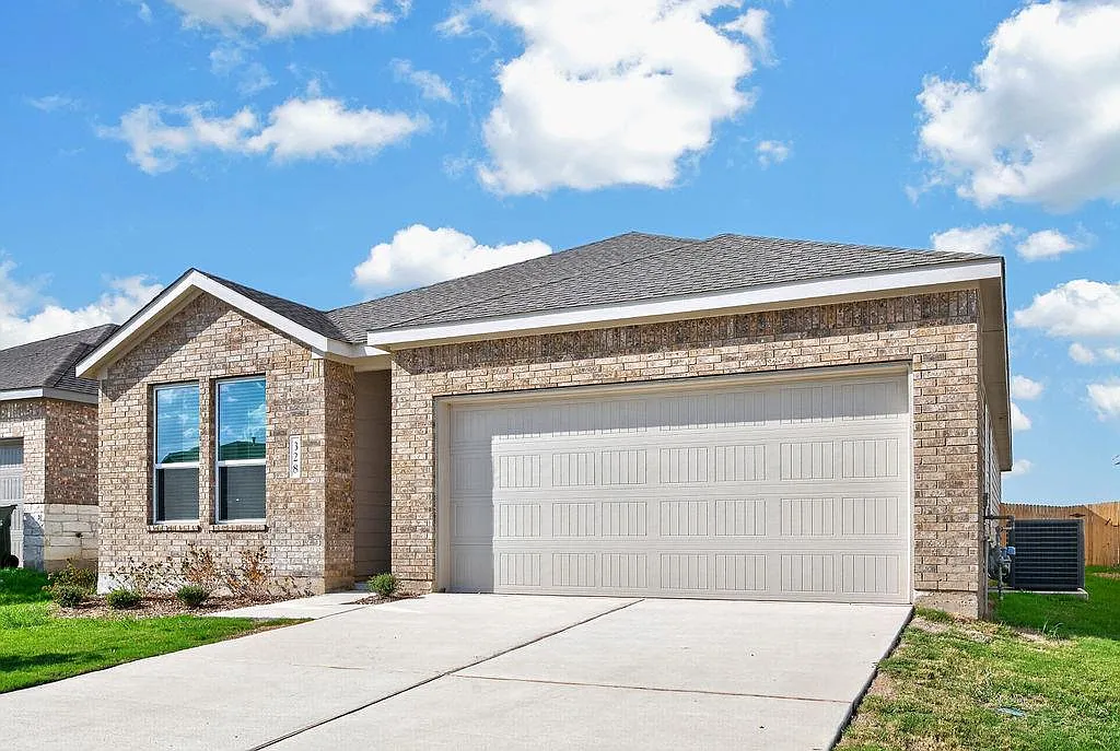 4 bed, 3.0 bath, 2210 sqft, $2,295 — Photo 2