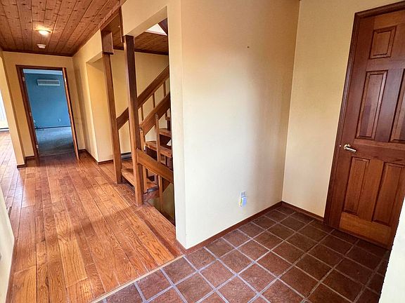 4th image of 225 Basswood Dr