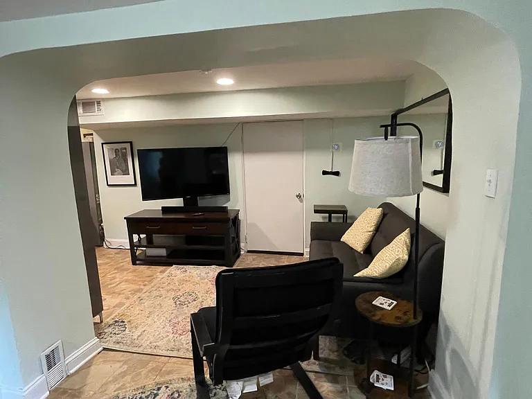 1060 Seaboard Ave NW — Photo 6