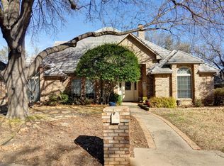 4217 Oak Springs Dr, Arlington, TX 76016