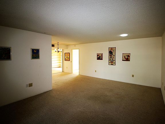 3rd image of 10513 W Granada Dr