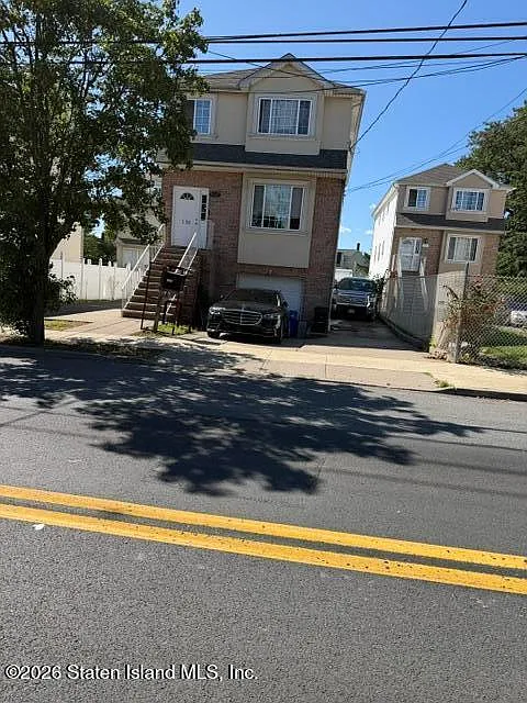 3 bed, 1.5 bath, 2138 sqft, $3,000 — Photo 4
