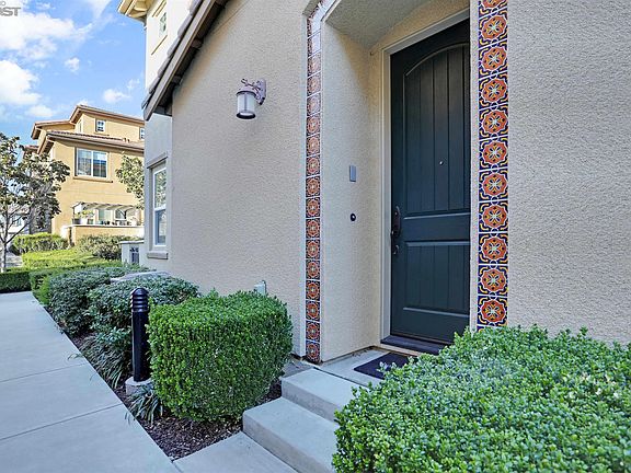 5th image of 548 Heligan Ln Unit 4