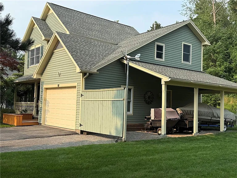 9 Wisteria Ln — Photo 2