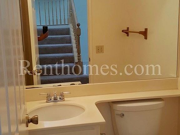 5th image of 10778 Glendover Ln