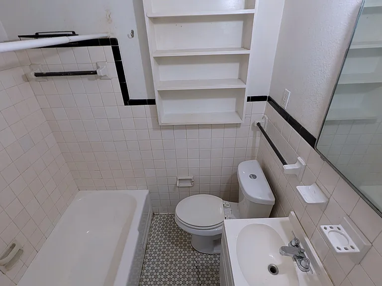 408 Gibbs Rd — Photo 5