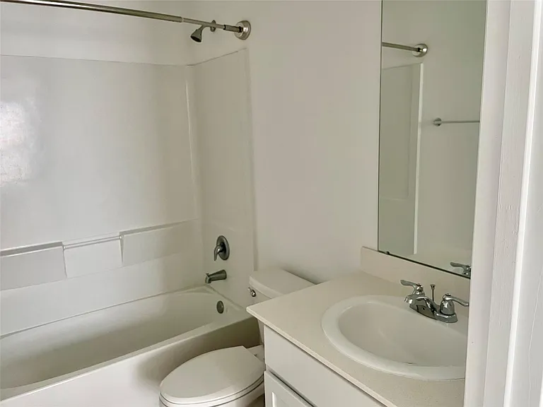 221 Crystal Bay Ln — Photo 13