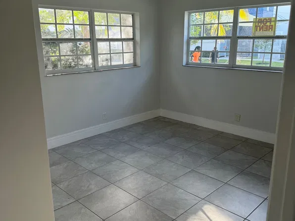 508 SW 10th St #1, Hallandale Beach, FL 33009