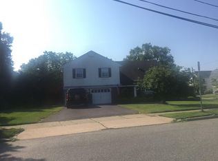 71 Country Ln, Clifton, NJ 07013