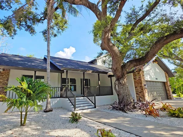 4074 Redbird Cir, Sarasota, FL 34231