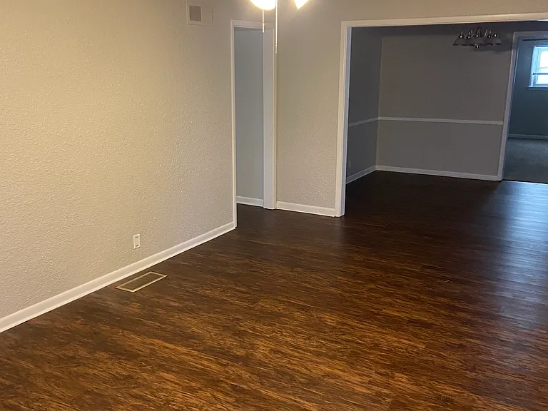 9164 E Newton St — Photo 2