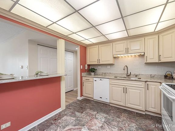 3rd image of 375 Plum Creek Dr APT 210