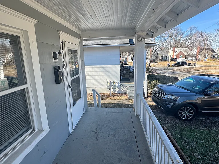 716 Brook Park Dr — Photo 3