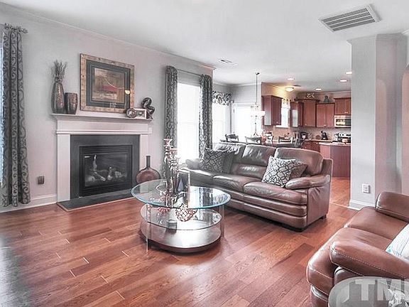 4th image of 4529 Cottendale Dr