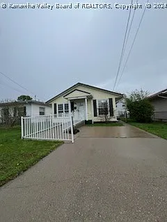 216 Carson St photo 1