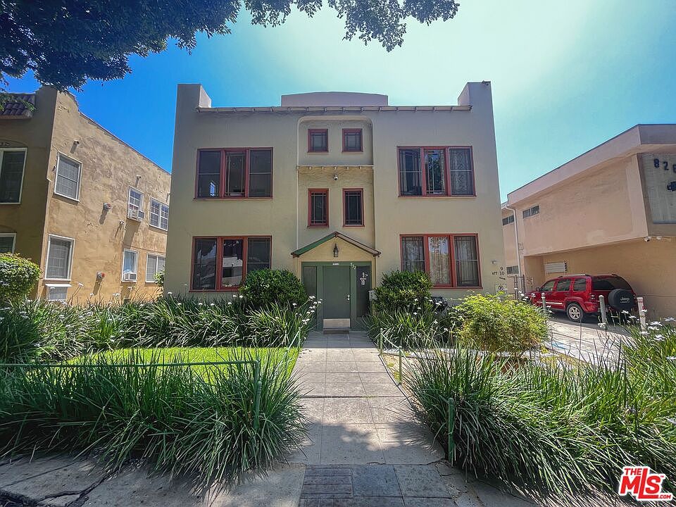 1st image of 832 N Edinburgh Ave