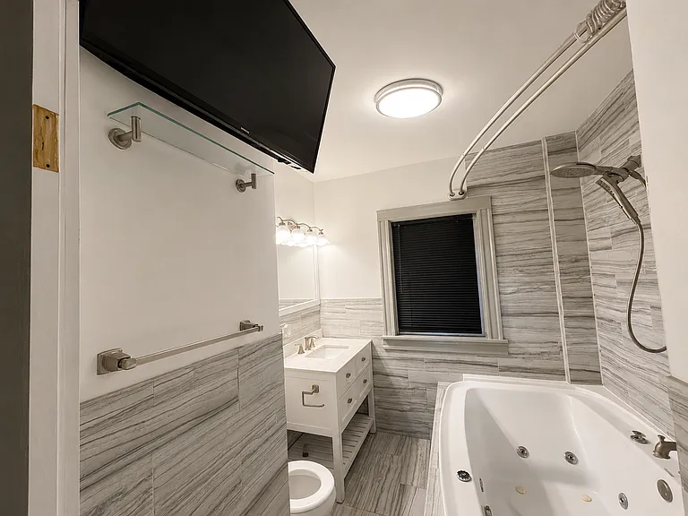 43 Woodbine St #2 — Photo 7