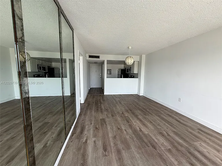 16465 NE 22nd Ave #610 — Photo 4