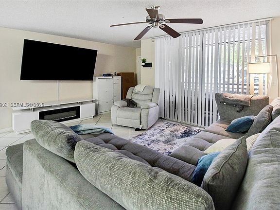 5th image of 831 Lyons Rd APT 23101