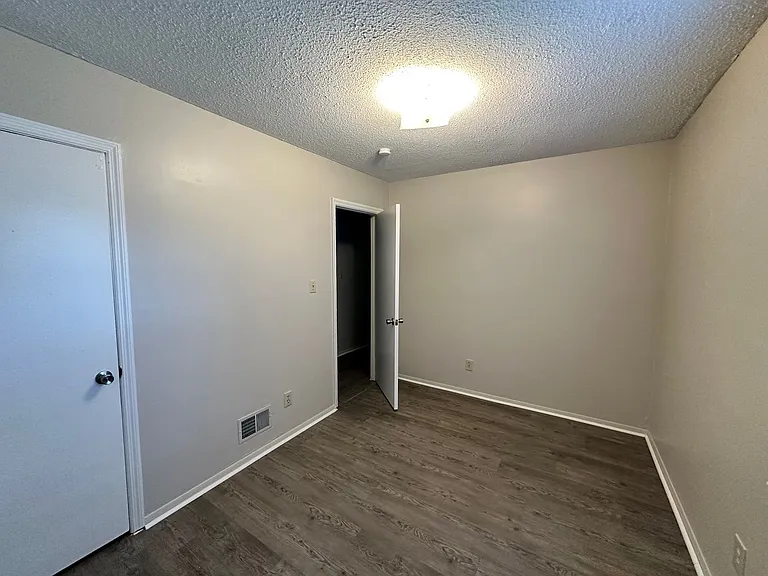 4036 Tavineer Dr — Photo 7