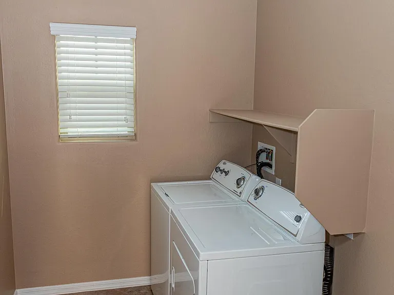 2162 W Scully Dr — Photo 30