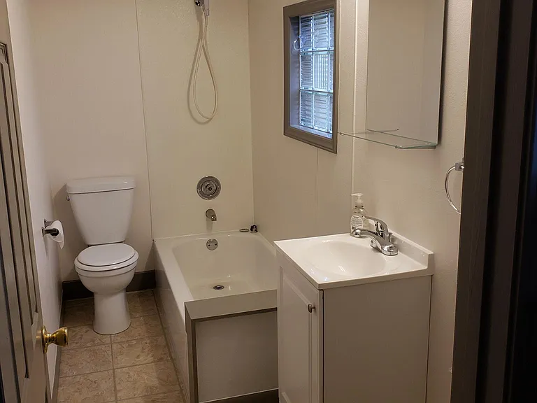 2935 Federal Ave — Photo 6