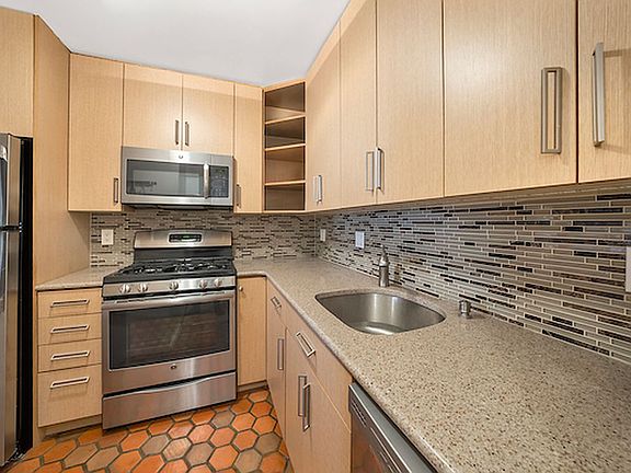 3rd image of 7 E 35th St APT 12E