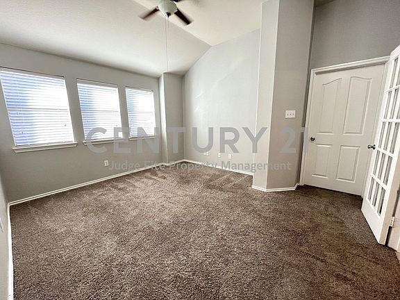 3rd image of 1513 Carrigan Ln