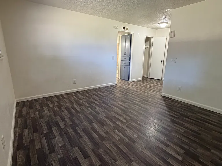 Mirador Apartments — Photo 13