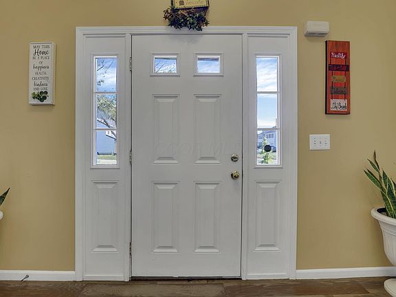 5th image of 87 Knights Bridge Dr W