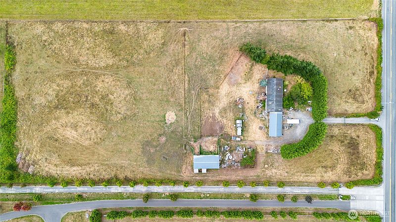 2nd image of 3387 Mountain View Road
