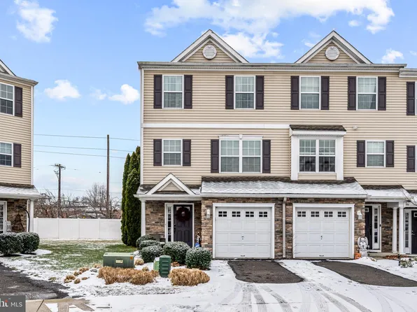 18 Lumber Ln, Mount Ephraim, NJ 08059