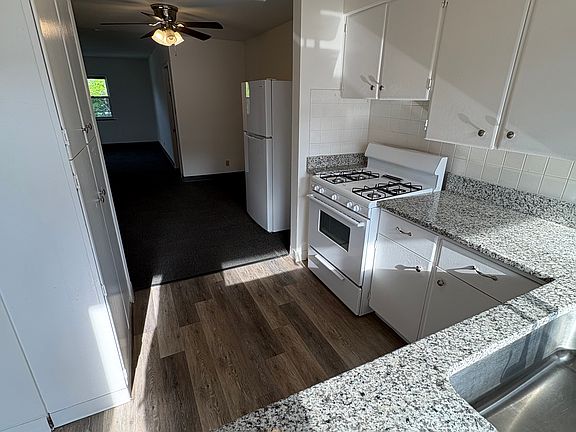 2nd image of 4682 N High St APT C