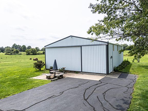 5th image of 2222 Clintonville Rd