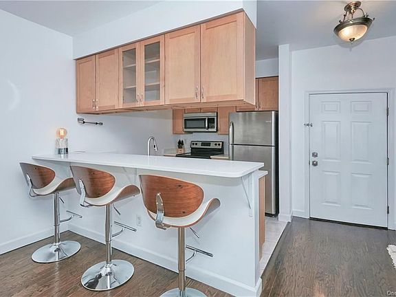 2nd image of 24 Gair St