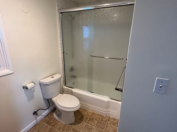 3rd image of 940 N Cedar St APT 3