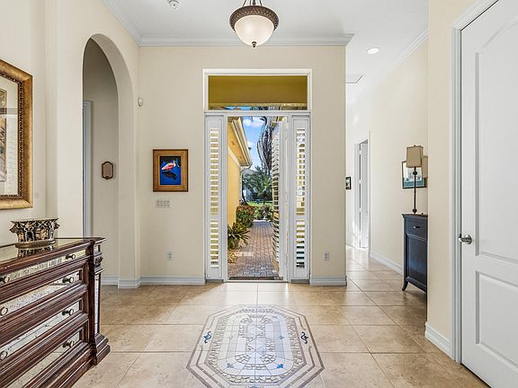 2nd image of 1065 RIVER WIND Circle