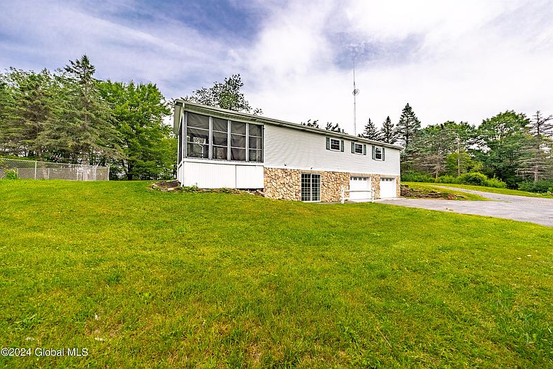 3rd image of 2530 Mudge Road