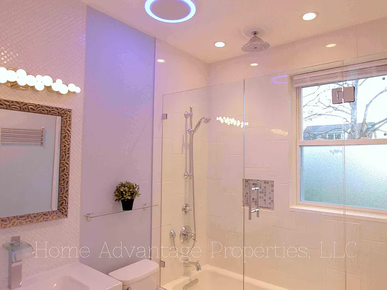 924 Burchwood Ave — Photo 16