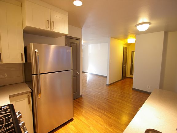 4th image of 11 Belcher St