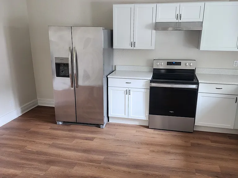 609 Main St #1 — Photo 6