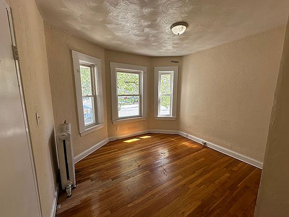 4th image of 227 Boston Ave #3