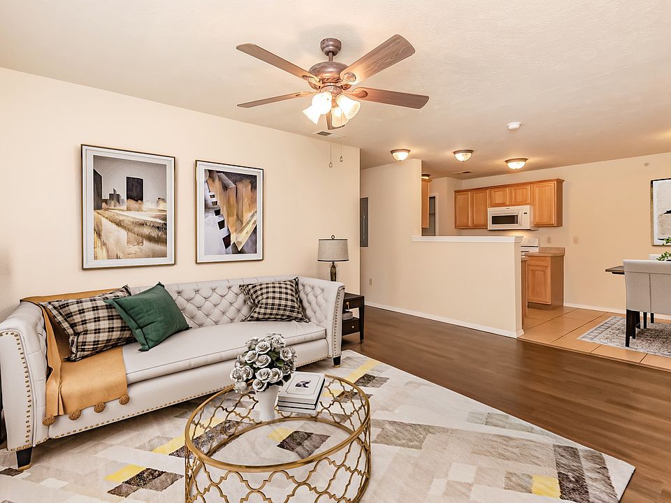 Scenic Station Apartments