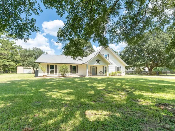 1356 Holly Dr, Slaughter, LA 70777