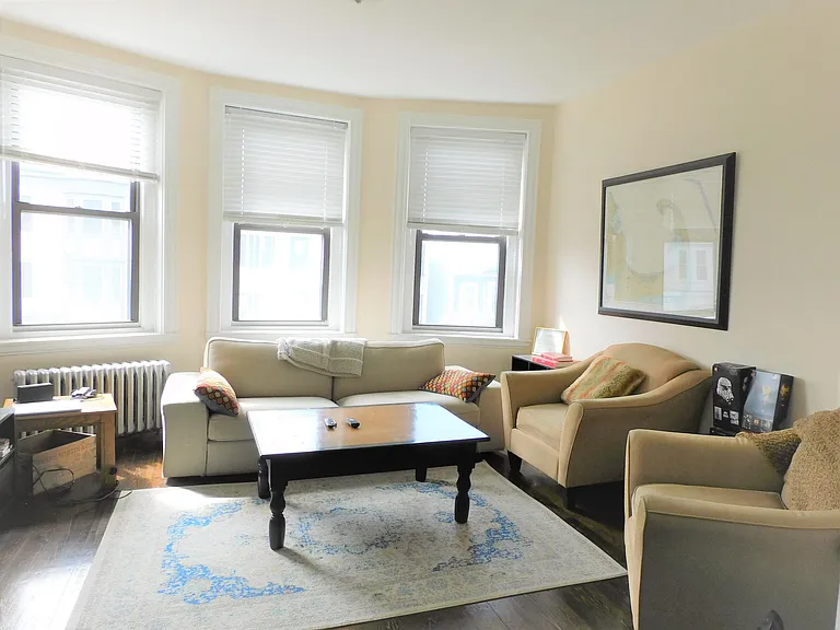 496 E Broadway #3 — Photo 1