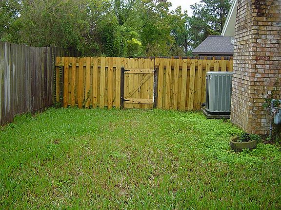 Fence between Backyard and Pool